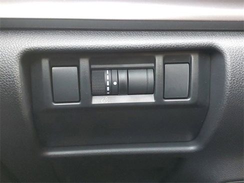 Certified 2025 Subaru Impreza 2.0i image 18