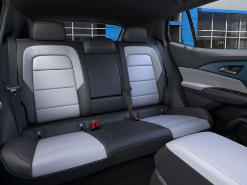 New 2026 Chevrolet Equinox EV LT image 18