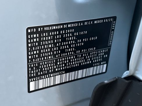 New 2026 Volkswagen Taos SE image 28