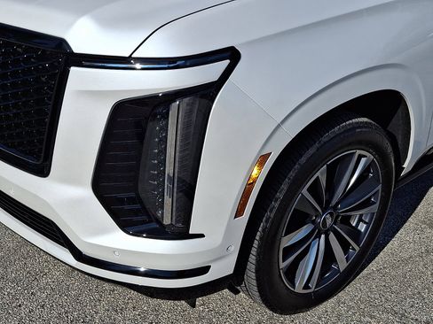 Certified 2025 Cadillac Escalade ESV Sport w/ Touring Package image 11