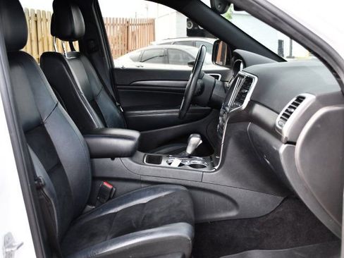 Used 2018 Jeep Grand Cherokee Altitude AWD/4WD image 26