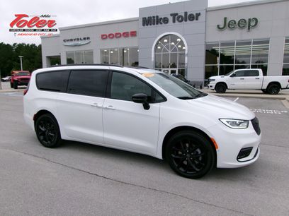 New 2026 Chrysler Pacifica Limited