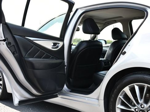 Used 2020 INFINITI Q50 Luxe w/ Essential Package (3.0T Luxe) AWD/4WD image 19