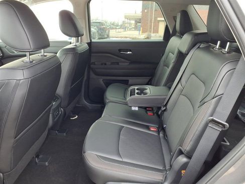 New 2026 Nissan Pathfinder SL image 29