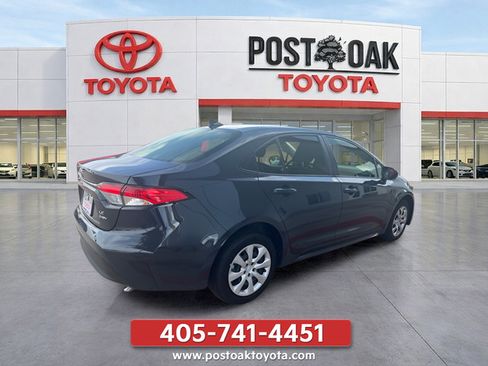 Used 2025 Toyota Corolla LE FWD image 7