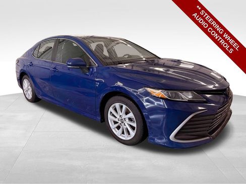Used 2023 Toyota Camry LE image 7