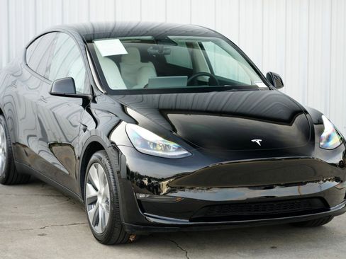Used 2023 Tesla Model Y Long Range image 56
