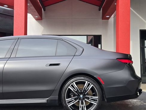 Used 2023 BMW 760i xDrive 760i xDrive w/ Luxury Rear Seating Package image 5