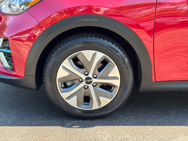Used 2022 Kia Niro EX FWD image 9