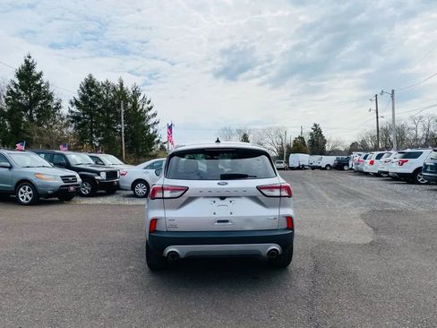 Used 2020 Ford Escape SE image 4