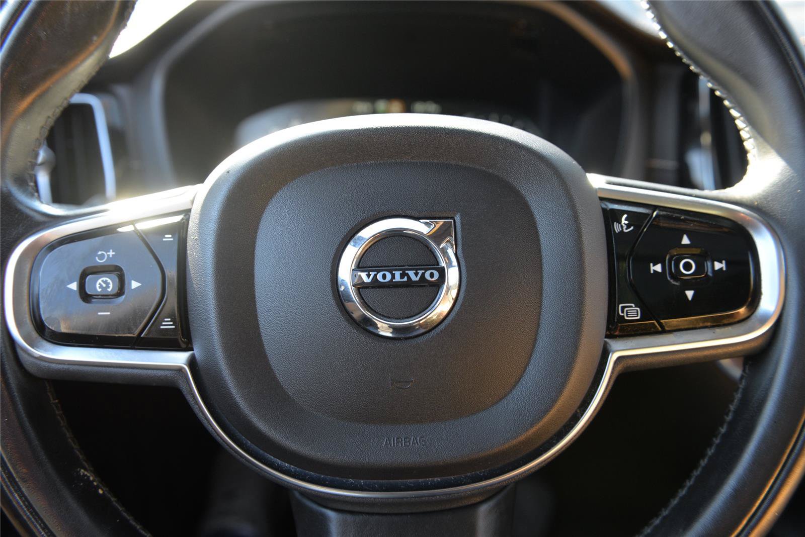Used 2019 Volvo XC60 T5 Inscription AWD/4WD image 32