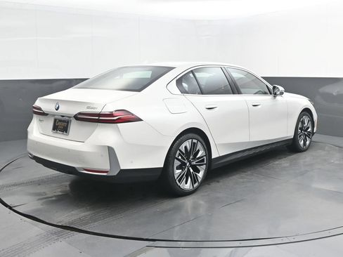 New 2027 BMW 530i RWD image 7