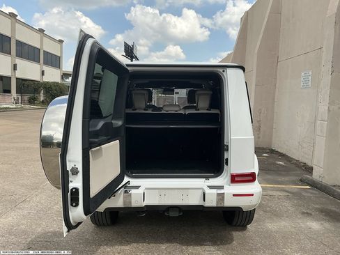Used 2024 Mercedes-Benz G 550 image 10