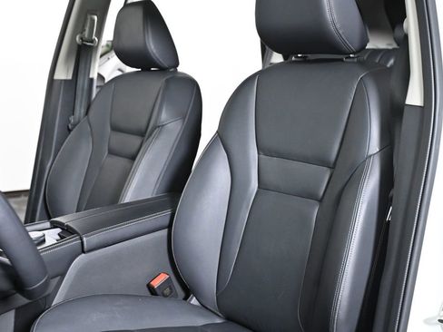 Used 2023 Nissan Rogue SL w/ SL Premium Package image 24