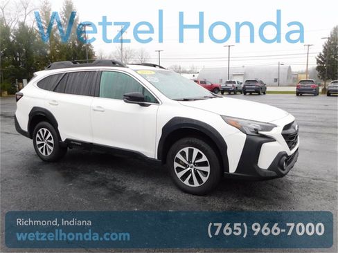 Used 2024 Subaru Outback Premium image 1