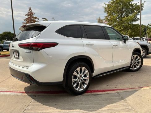 Used 2023 Toyota Highlander Limited AWD/4WD image 6