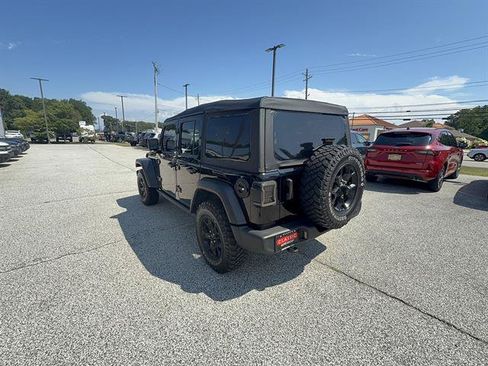 Used 2022 Jeep Wrangler Unlimited Sport AWD/4WD image 3