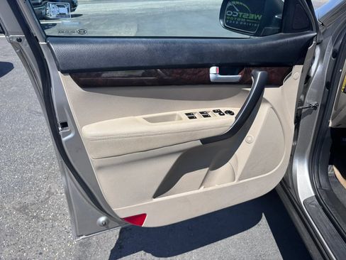 Used 2015 Kia Sorento LX FWD image 10