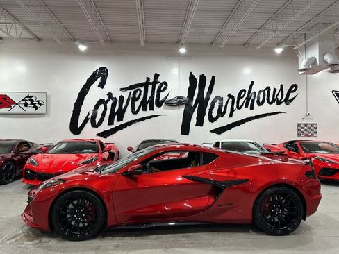 Used 2025 Chevrolet Corvette Z06 RWD image 30