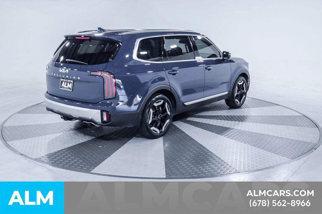 Used 2024 Kia Telluride EX w/ EX Captain's Chair Package FWD image 10