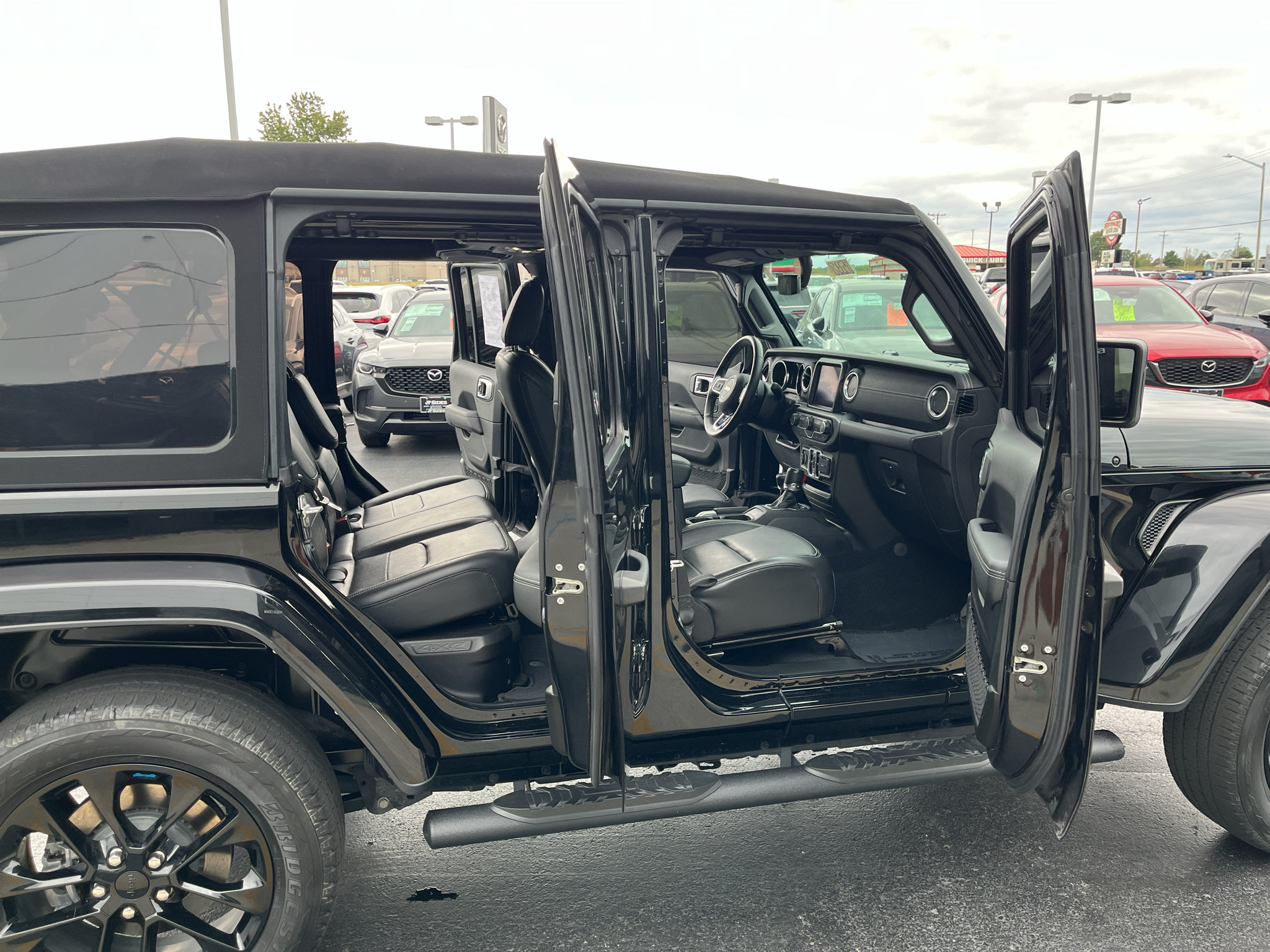 Used 2022 Jeep Wrangler Unlimited Sahara w/ Cold Weather Group AWD/4WD image 38