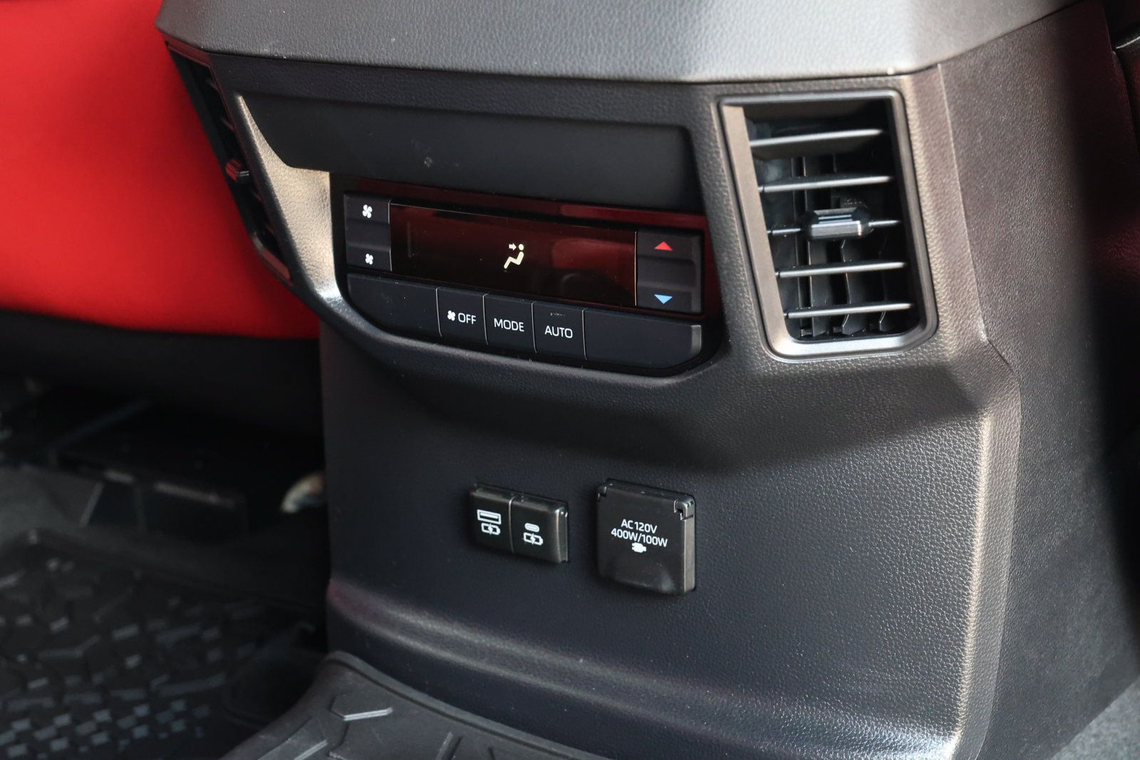 Used 2025 Toyota Sequoia TRD Pro AWD/4WD image 36