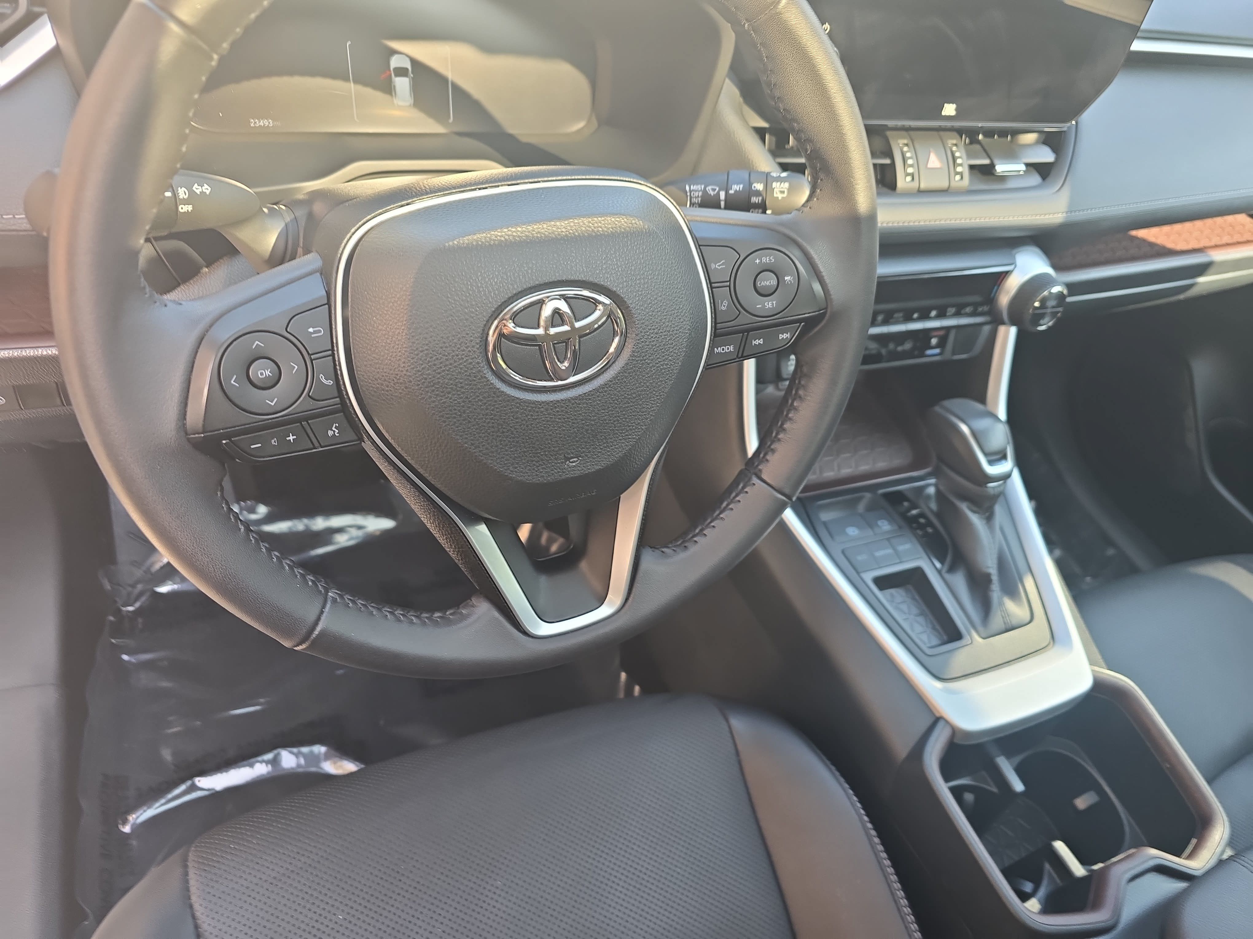 Used 2023 Toyota RAV4 Limited FWD image 16