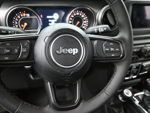 Used 2023 Jeep Gladiator Willys image 14