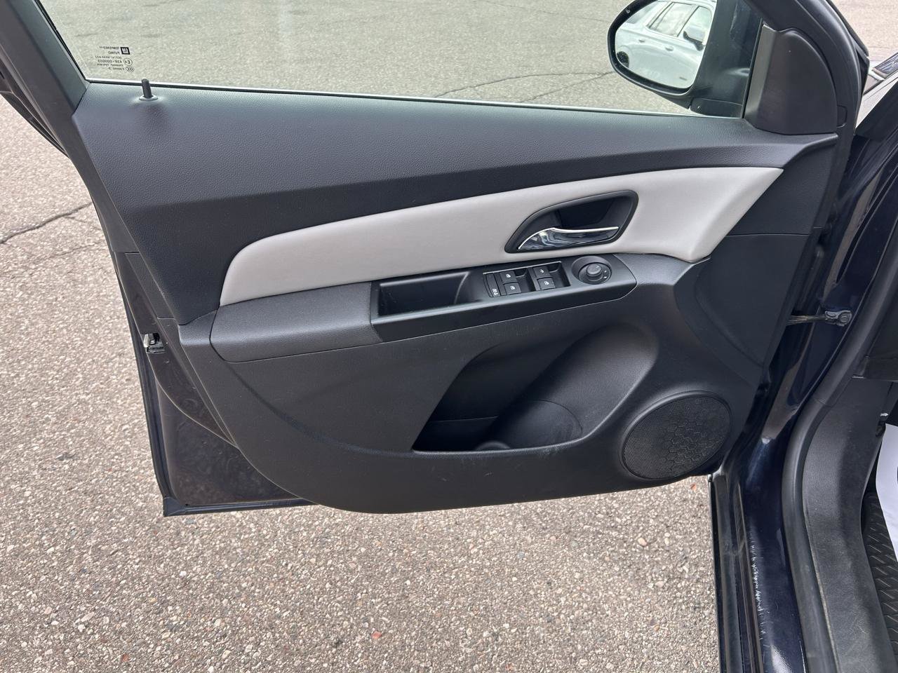 Used 2014 Chevrolet Cruze LT FWD image 14