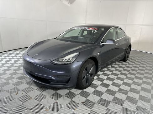 Used 2019 Tesla Model 3 RWD image 4