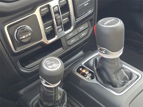 New 2025 Jeep Gladiator Sport w/ Premium Package image 13