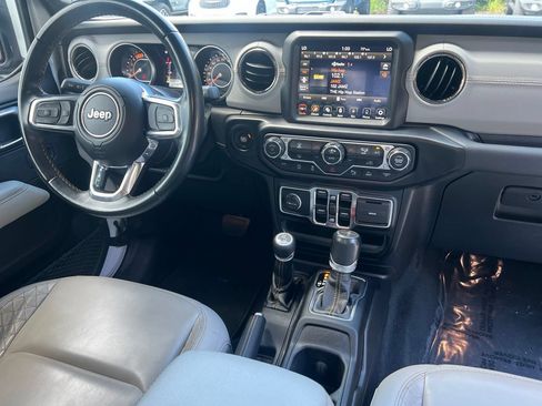 Used 2022 Jeep Gladiator Overland AWD/4WD image 24