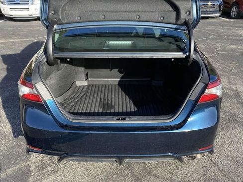 Used 2019 Toyota Camry SE image 12