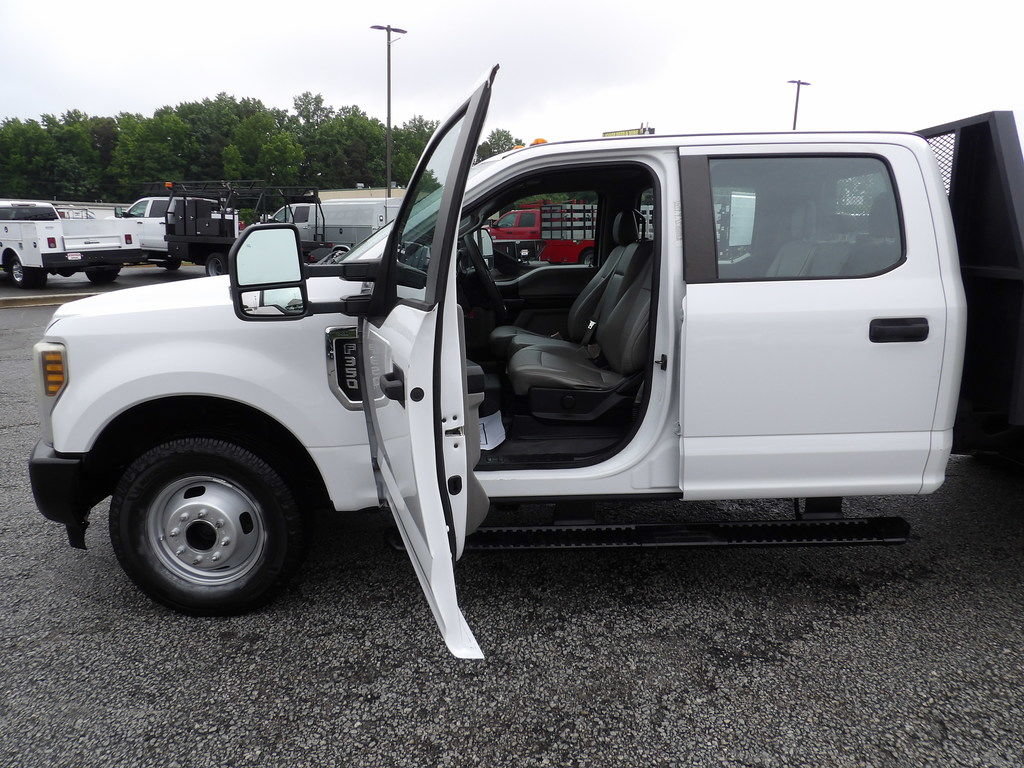Used 2018 Ford F350 XL w/ Power Equipment Group RWD image 13