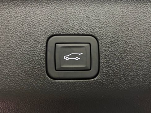 New 2026 GMC Yukon XL Denali w/ Denali Reserve Package image 15