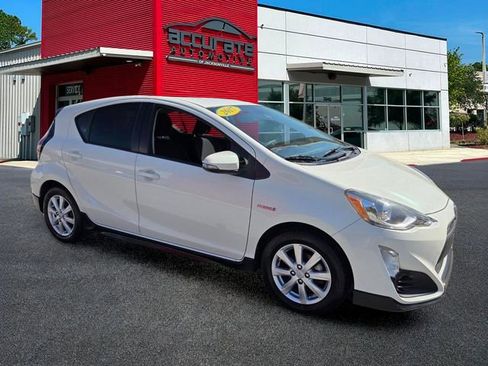 Used 2017 Toyota Prius C Three FWD image 7