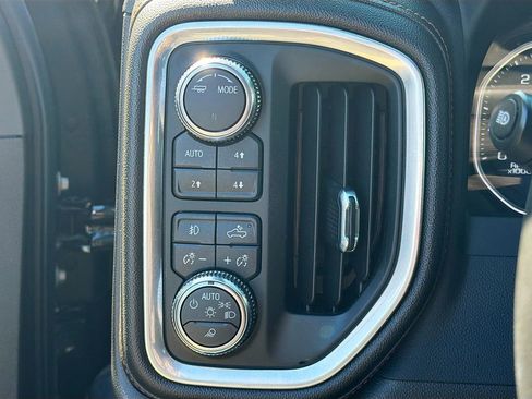 Used 2023 GMC Sierra 2500 AT4 w/ AT4 Preferred Package image 35