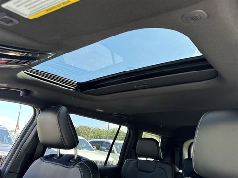 New 2025 Jeep Grand Cherokee L Altitude image 27