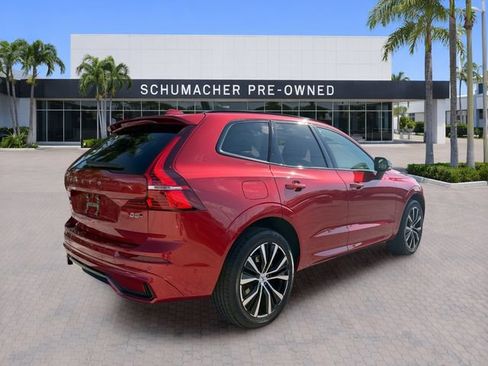 Certified 2024 Volvo XC60 B5 Plus AWD/4WD image 7