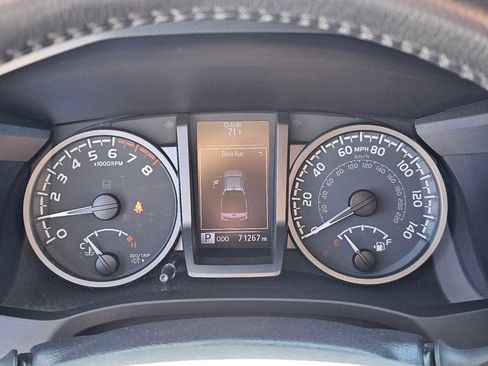 Used 2020 Toyota Tacoma TRD Off-Road w/ Technology Package AWD/4WD image 23