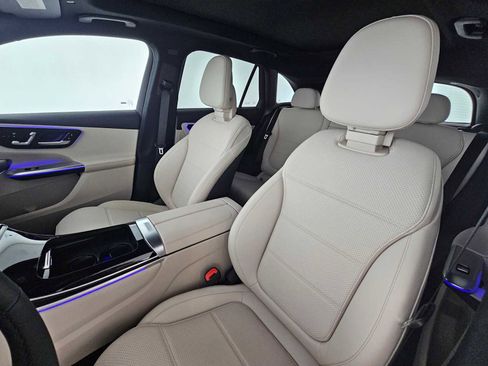 Used 2026 Mercedes-Benz GLC 300 image 21