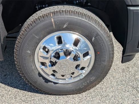 New 2026 GMC Sierra 3500 Denali w/ Denali Reserve Package image 10