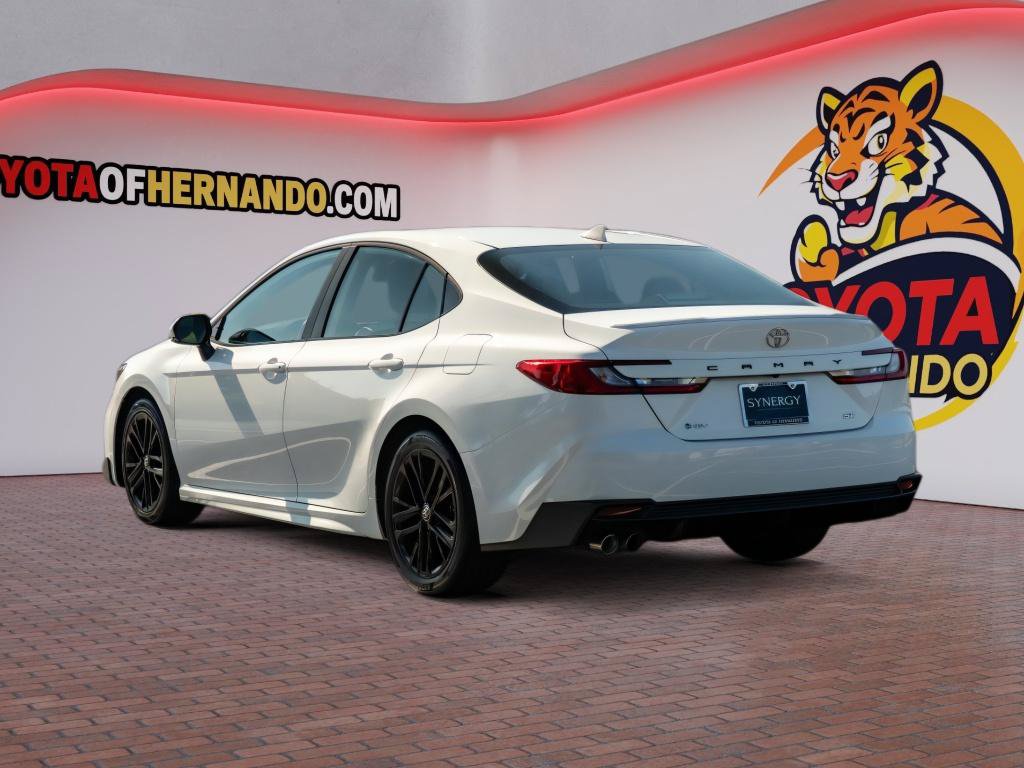 Used 2025 Toyota Camry SE FWD image 8