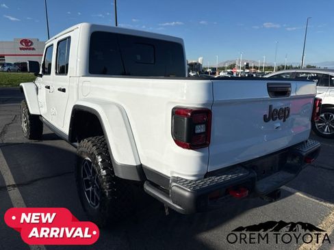 Used 2025 Jeep Gladiator Rubicon AWD/4WD image 3