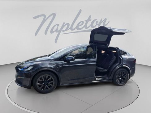 Used 2024 Tesla Model X AWD/4WD image 9
