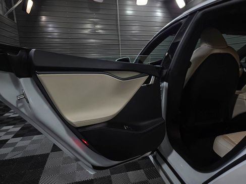 Used 2020 Tesla Model S Performance image 34