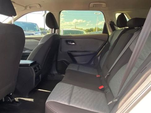 Used 2023 Nissan Rogue SV image 19