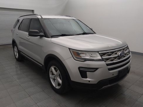 Used 2018 Ford Explorer XLT image 13