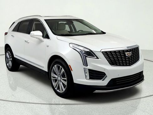 Certified 2024 Cadillac XT5 Premium Luxury w/ LPO, Floor Liner Package AWD/4WD image 7