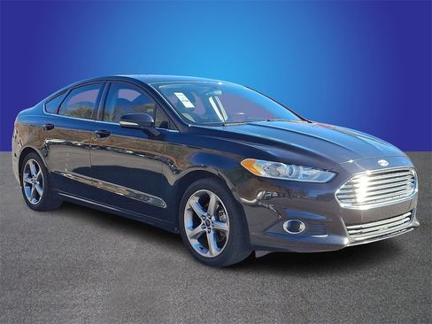 Used 2013 Ford Fusion SE image 3